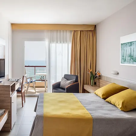 Aqua Promenade & 4sup Pineda de Mar